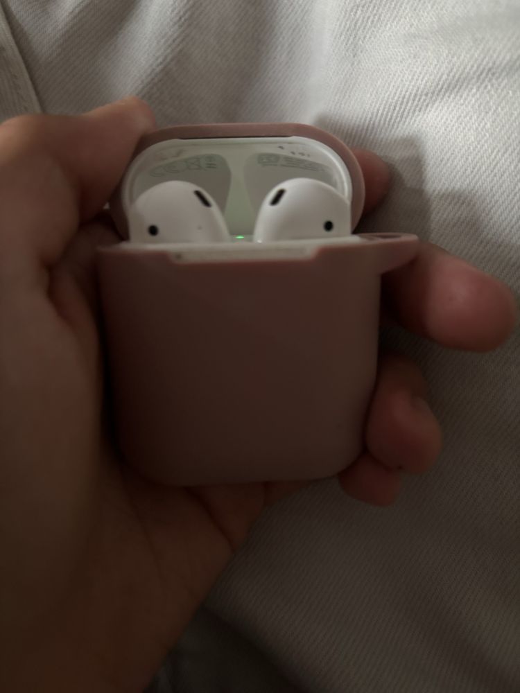 Vand airpods 2 sunt originale