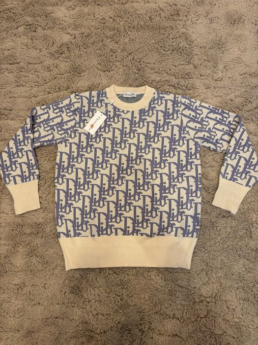 pullover dior nou cu etcicheta