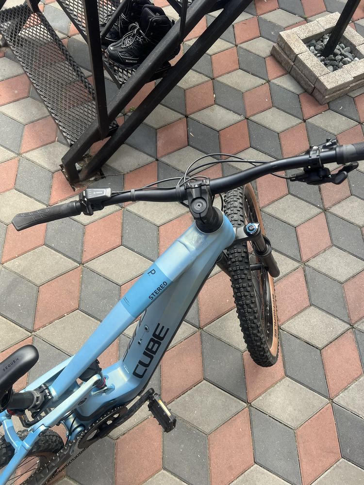 Bicicleta hybrid cube stereo pro