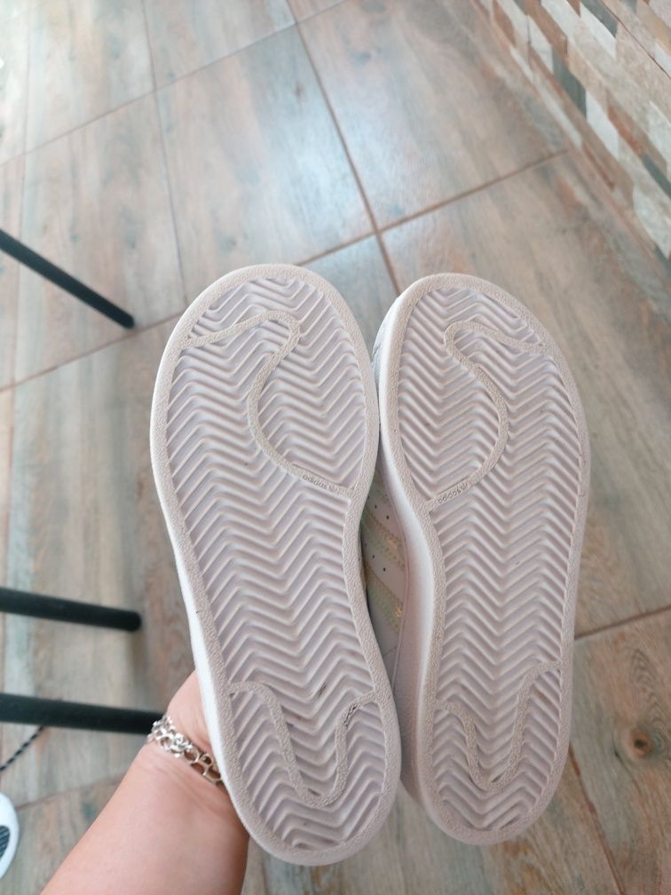 Детски маратонки Adidas!