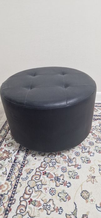 Пуф кожа  40.000тг вращается пуфик
