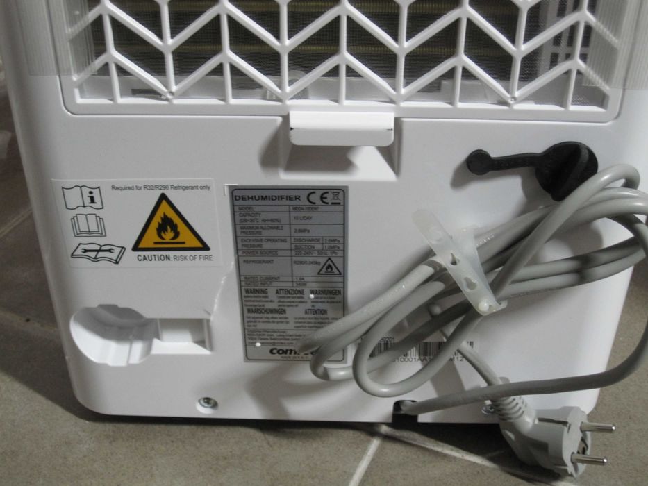 Dezumidificator Comfee MDDN-12DEN7 până la 20 m²/50 m³