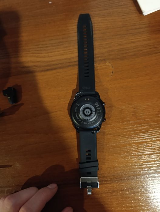 Smart watch sotiladi