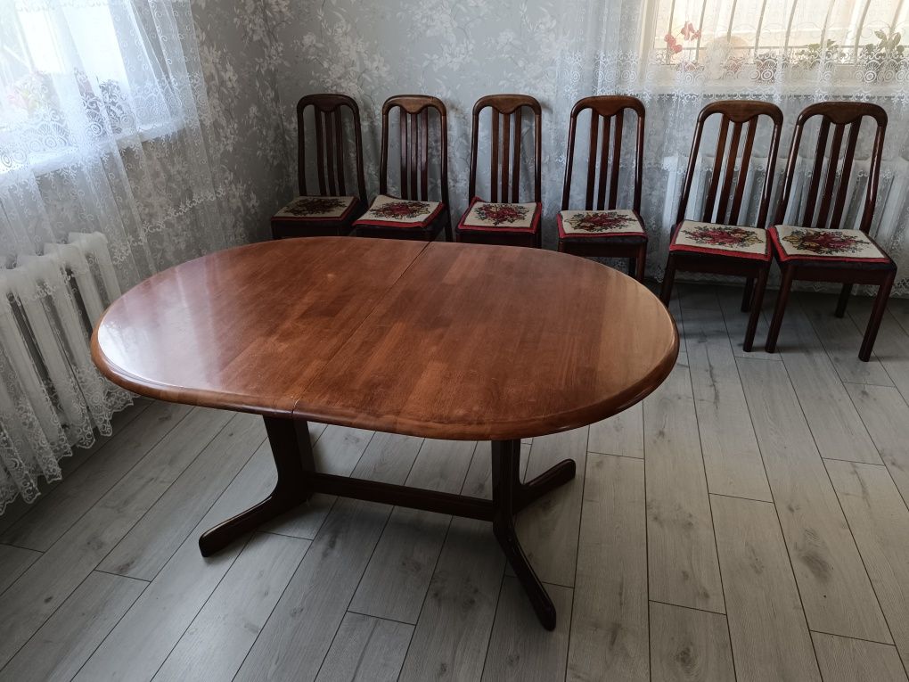 Стол и 6 стульев