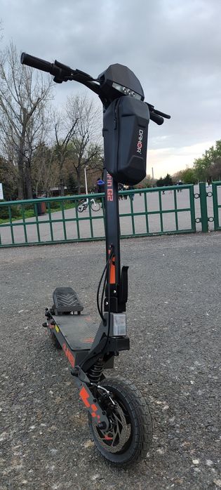 Trotineta electrică KuKirin G2 2025