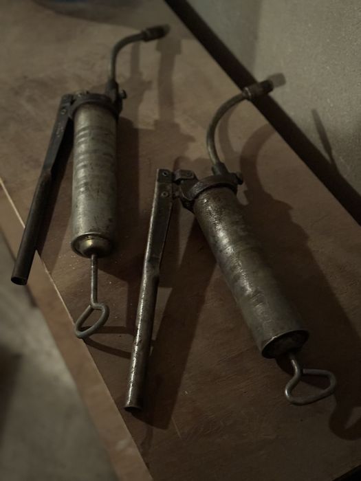 Шприц для смазки автомашины