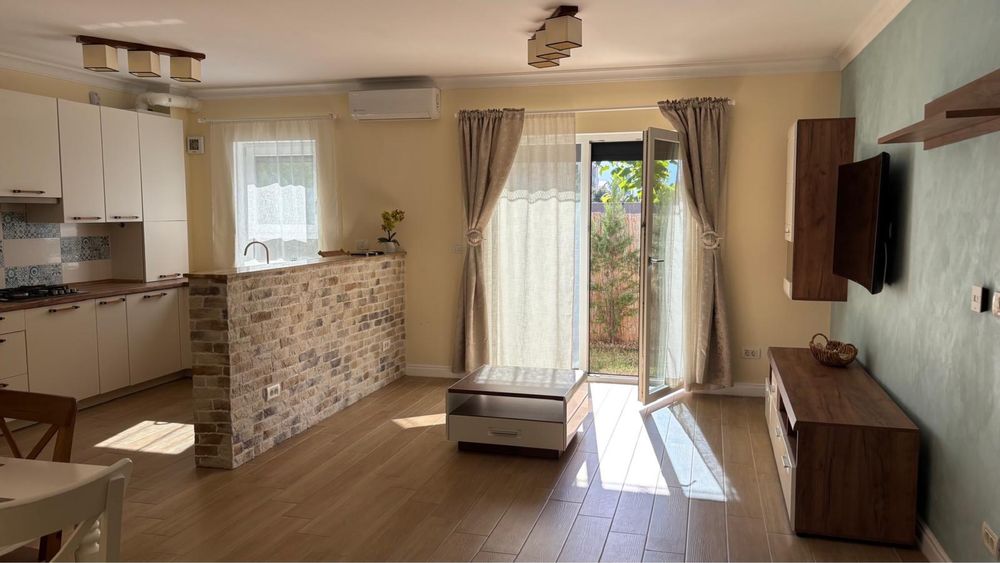 Apartament 4 camere decomandat.
