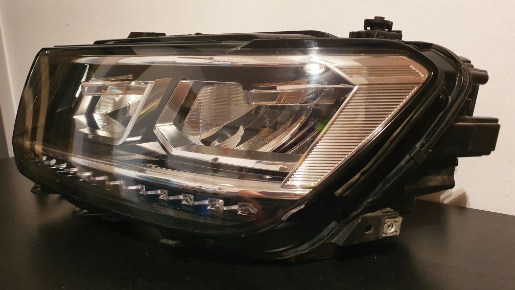 Far stanga full led adaptiv VW Tiguan 5N