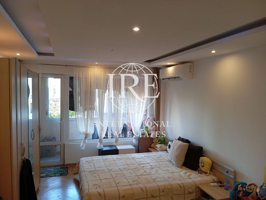 Продава се Тристаен апартамент в Варна, Младост 1 - 65 кв.м за 2462 €/кв.м - Снимка #1