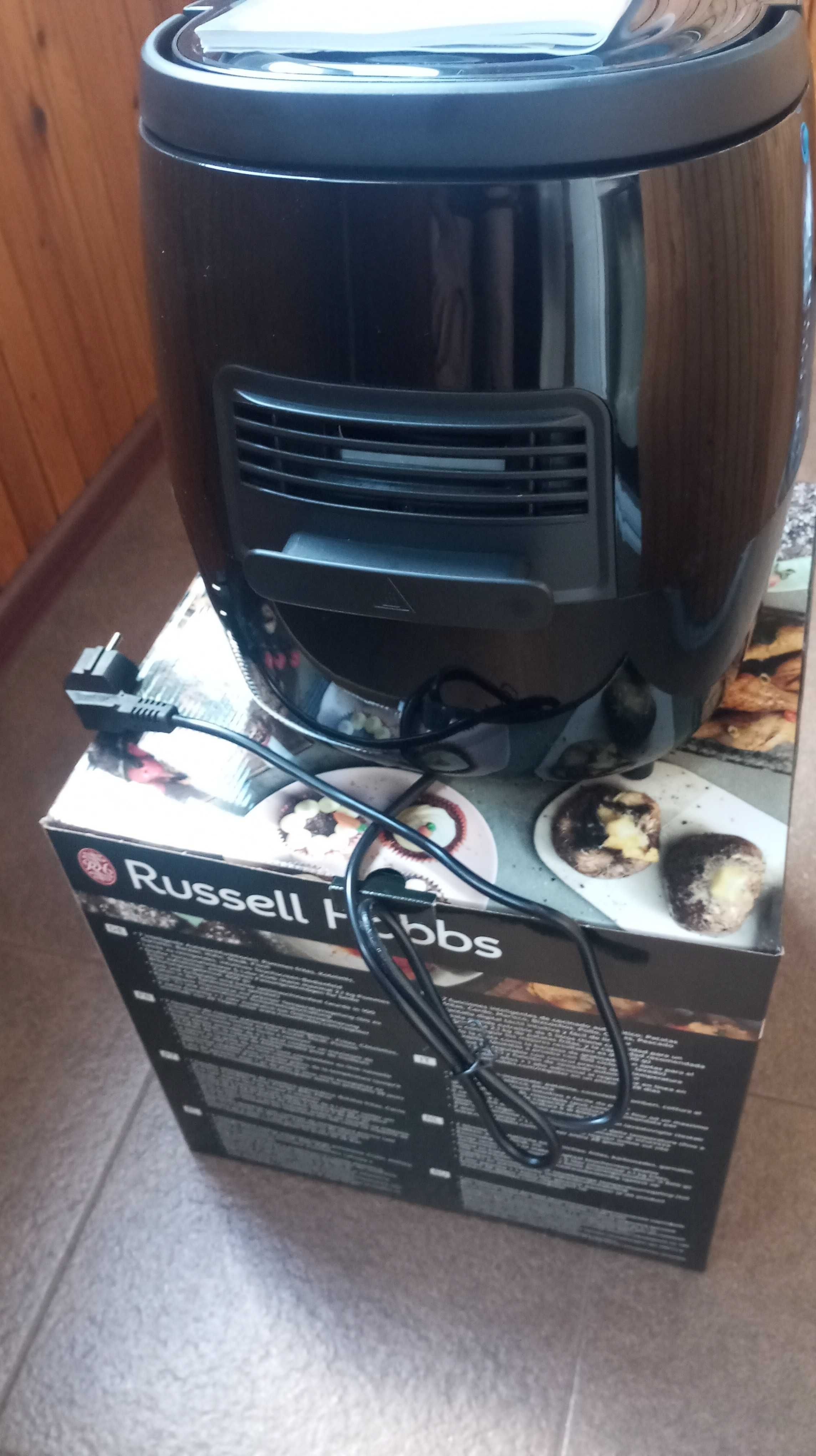 Нов 5L еърфрайер Russell Hobbs , модел 26510-56