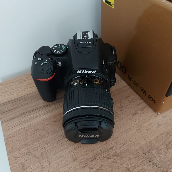 Nikon D5600 Kit NIKKOR 18-55 mm VR AF-P, черный