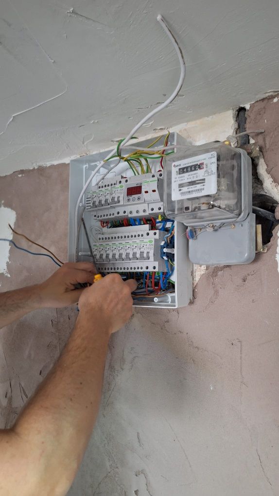 Electrician: Instalații electrice de la zero