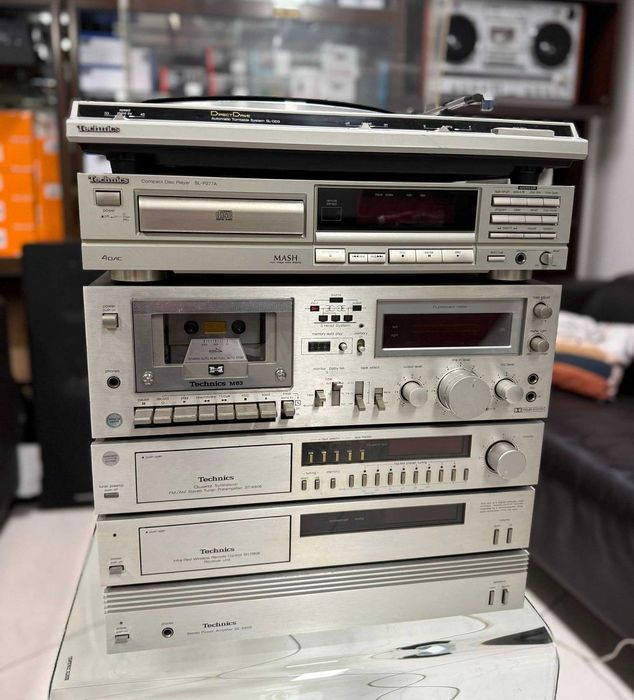 Висок клас аудио система - сет Technics - стъпало,дек, CD и др.