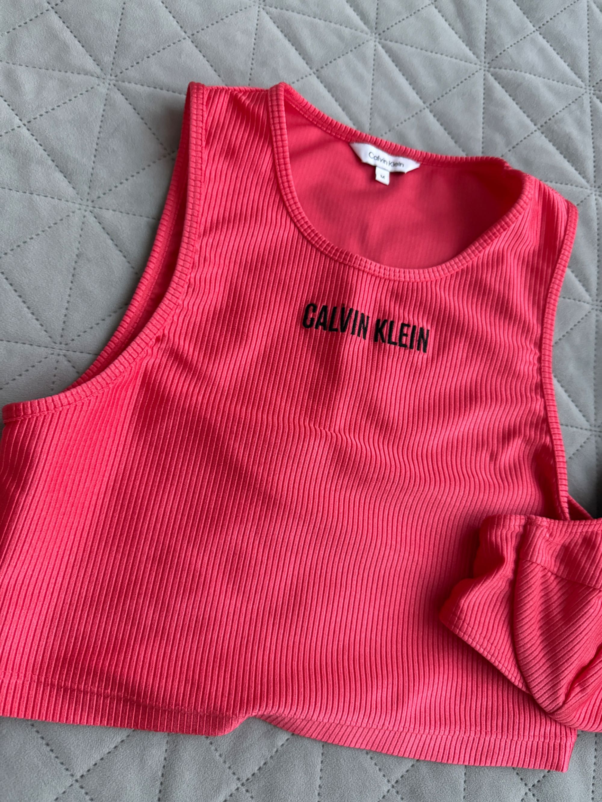 Бански и топ Calvin Klein