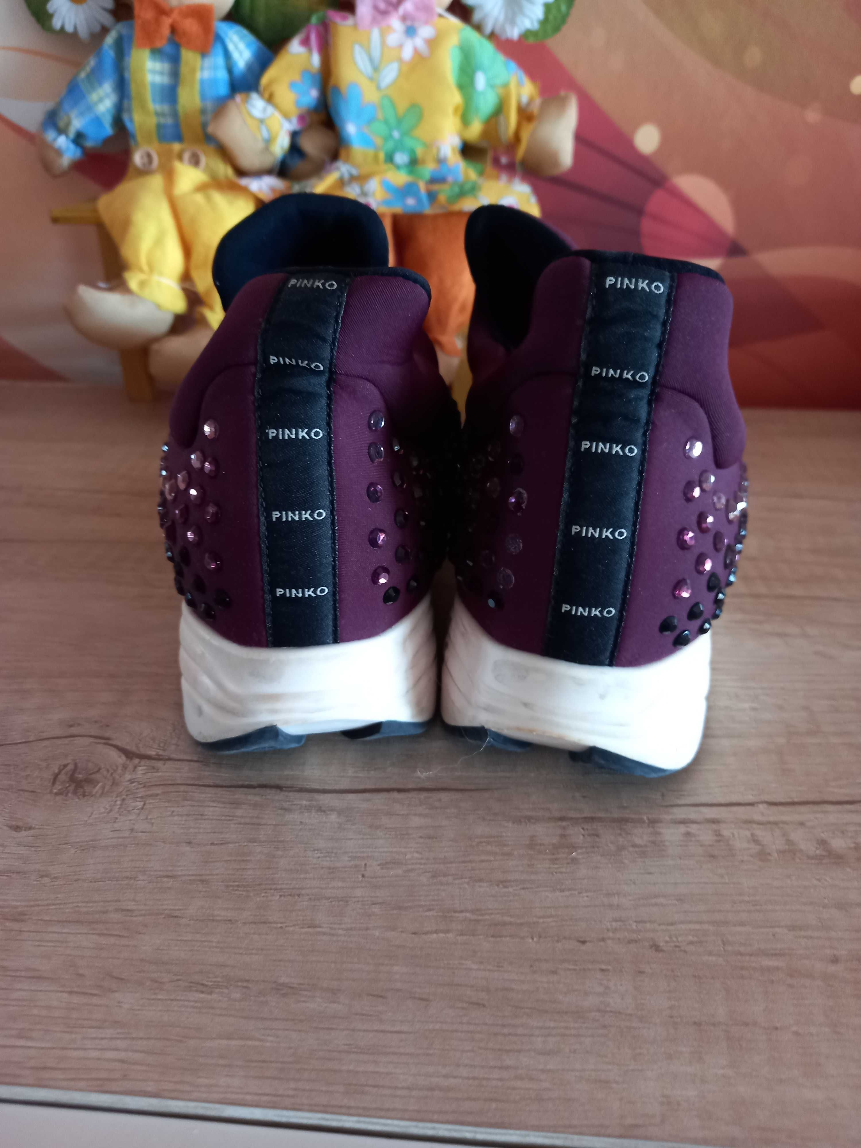 Оригинални Calvin Klein  , united nude, pinko, Converse