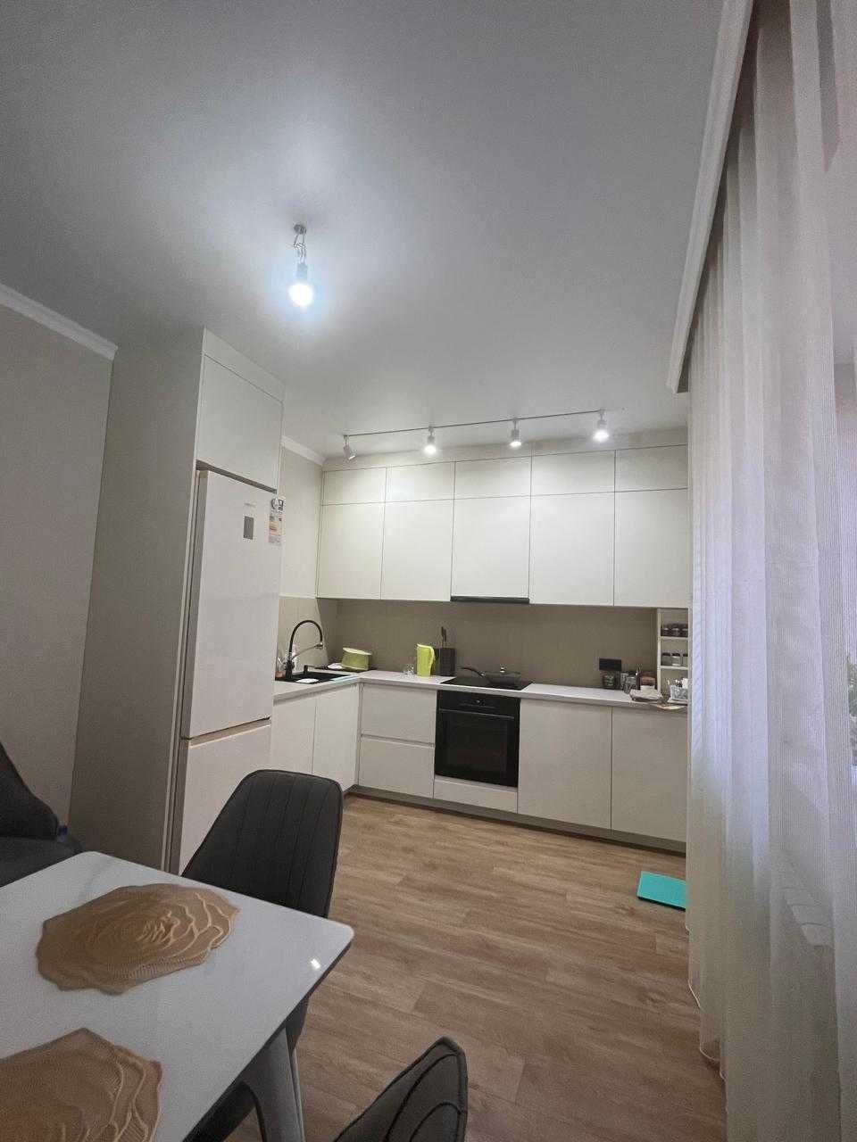 3-комн. кв, 85.6м², 2/10 этаж
р-н Центр, ул. Жумабаев 13