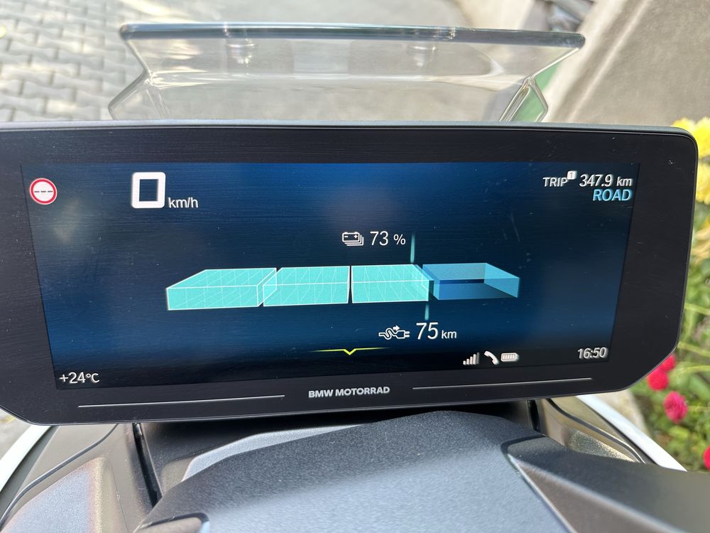 BMW CE 04 scuter electric NOU!