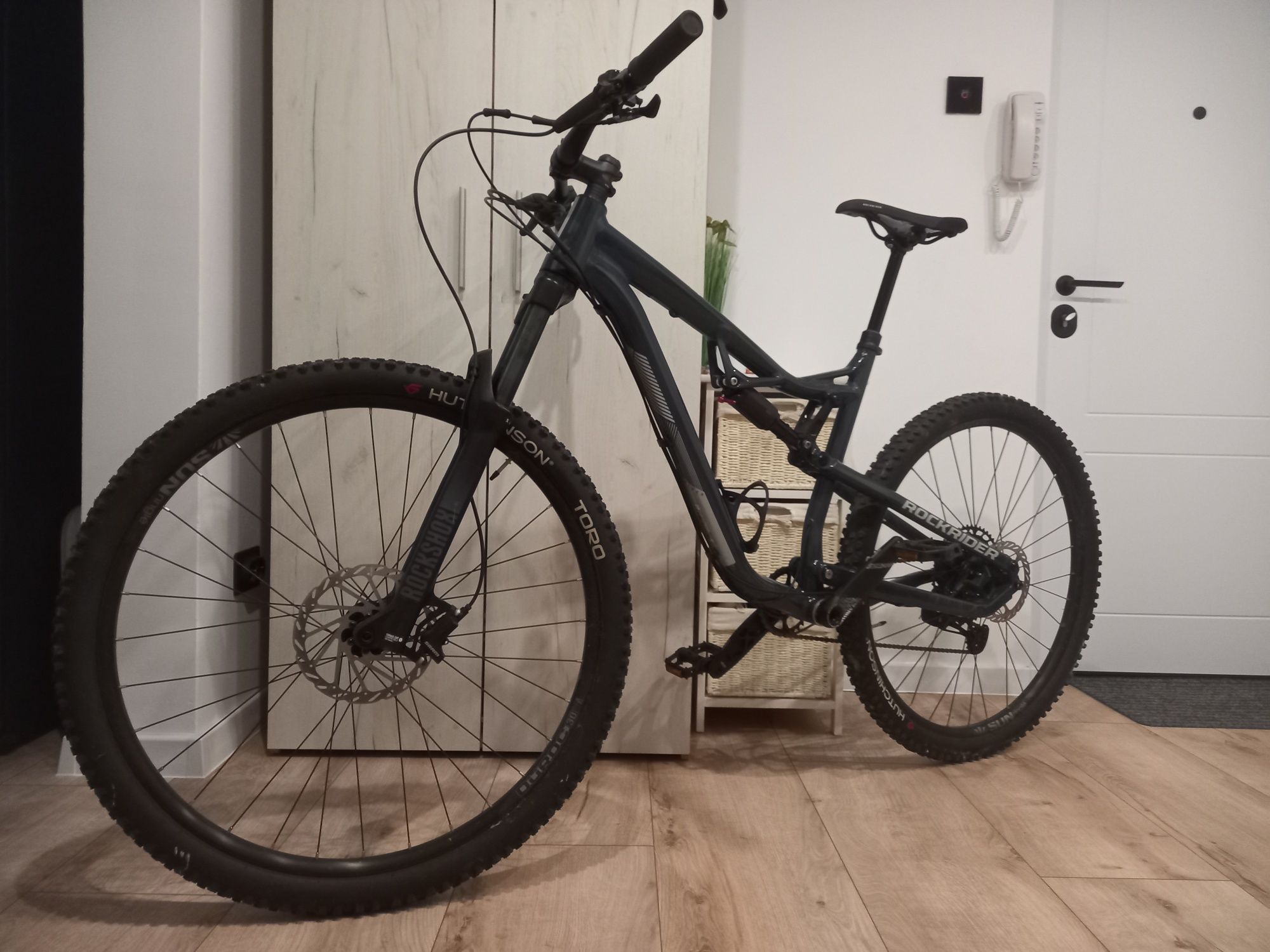 Vând Bicicletă MTB all mountain AM 50 S
Cumpărată de la Decathlon în