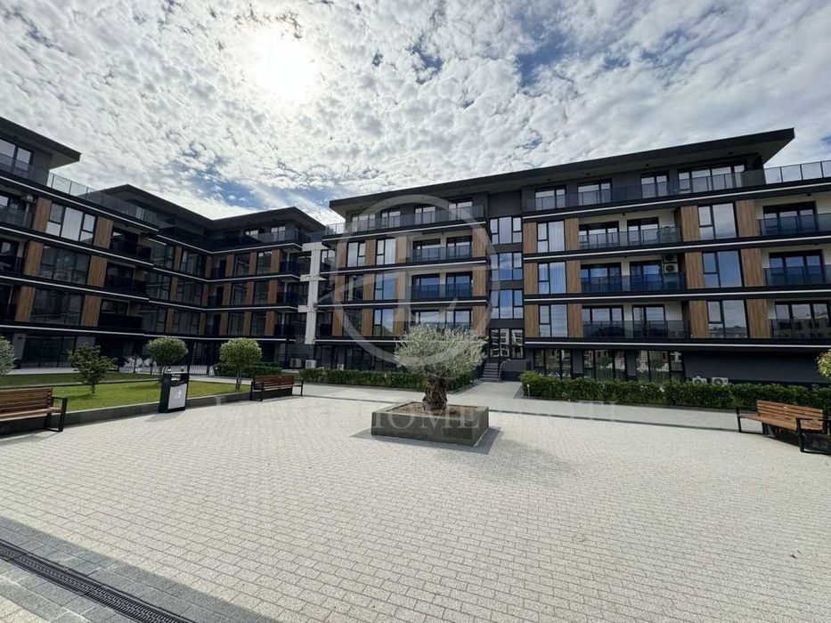 Продава се Четиристаен апартамент в Пловдив, Христо Смирненски - 183 кв.м за 1496 €/кв.м - Снимка #1