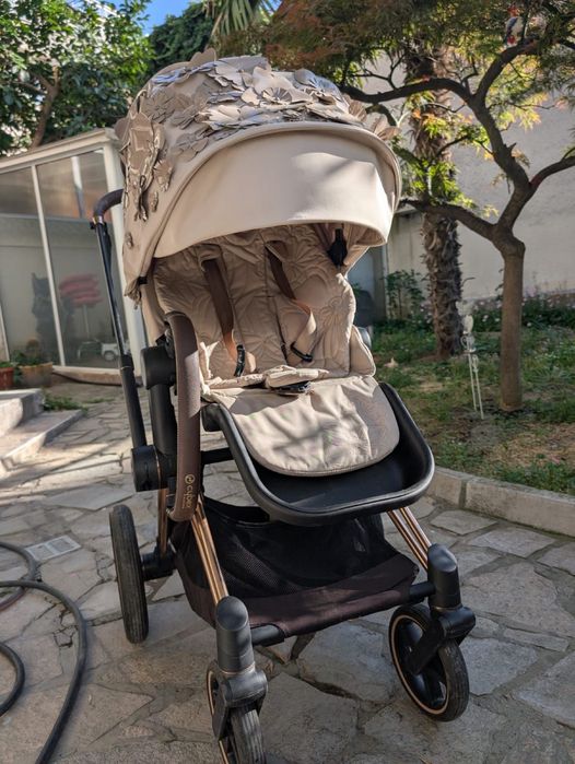 Cybex Priam 4 Platinum simply flowers