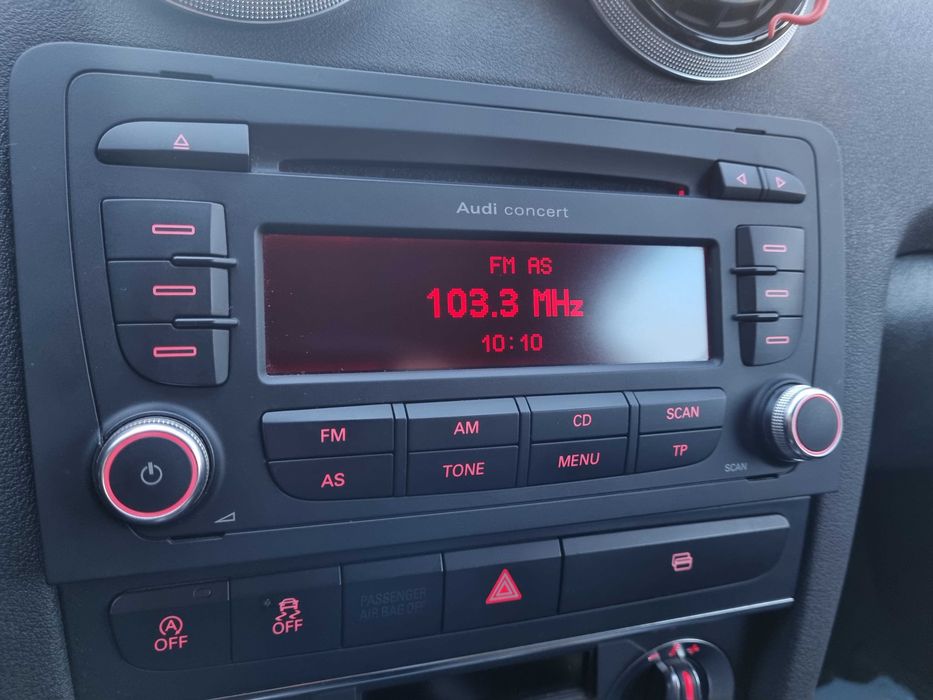 Audi Concert 2 + (Audi A3 8P) радио плеър Bosch