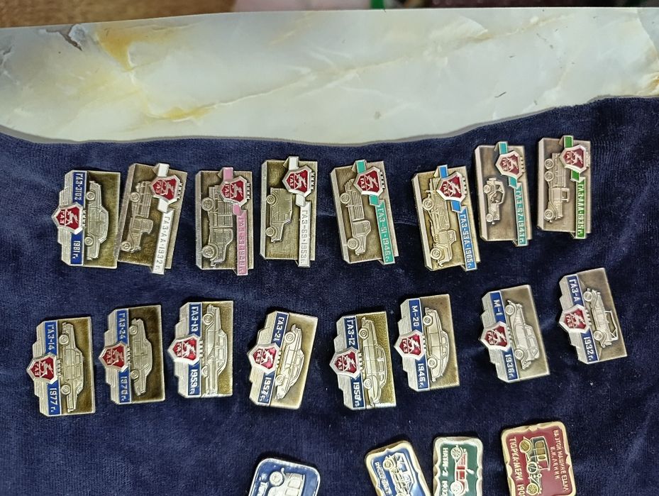 Значки. ГАЗ, космонавтика,Гвардия