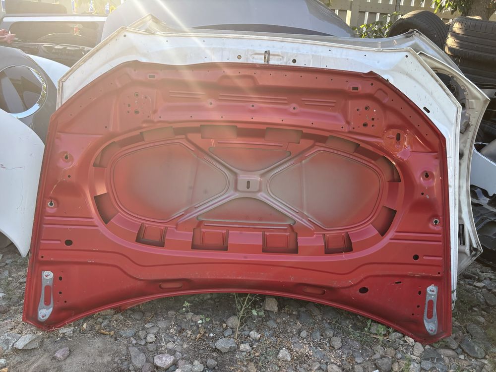 Капак Peugeot 208