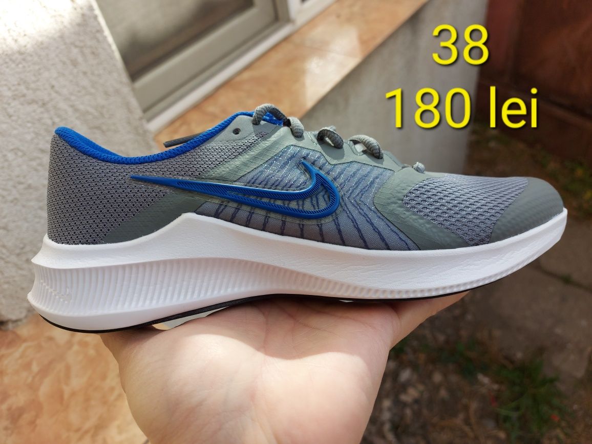 Adidasi dama NIKE autentici 38