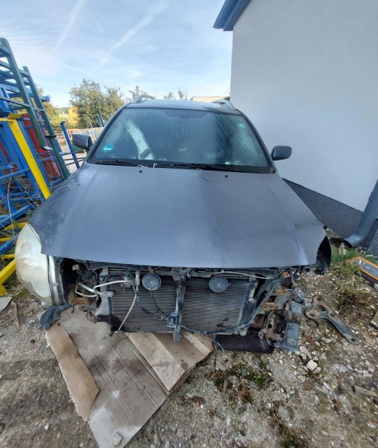 Clapeta acceleratie Toyota Avensis a 2-a generatie T25