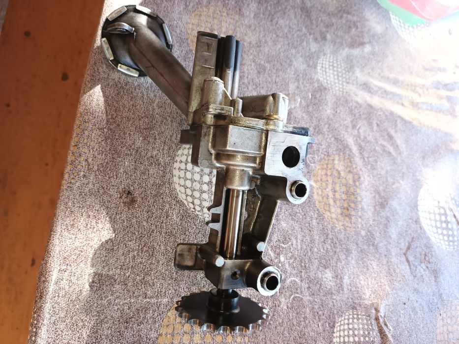 Маслена помпа за рено лагуна2 1,9 дци