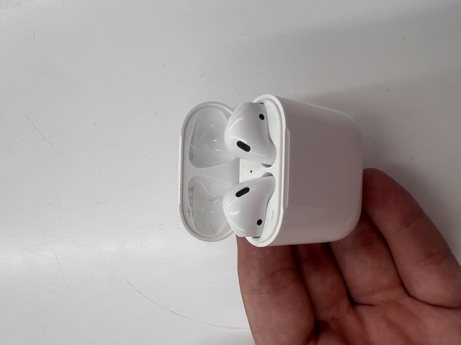 Apple Airpods 2 Gen