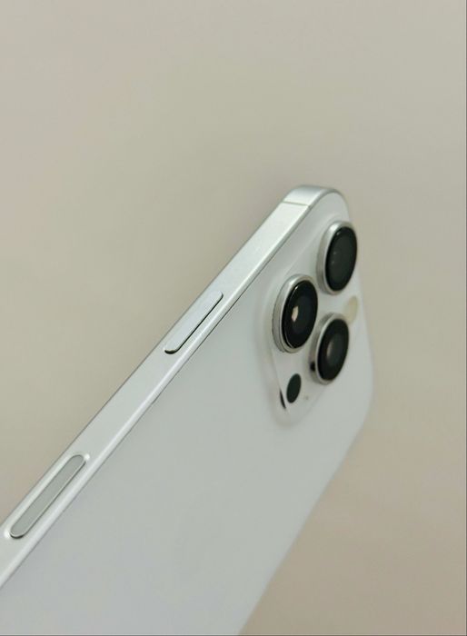 iPhone 16 PRO  Alb  256 GB  96% Bateria