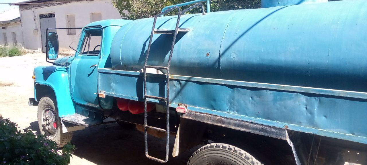 Gaz  53  vodavoz