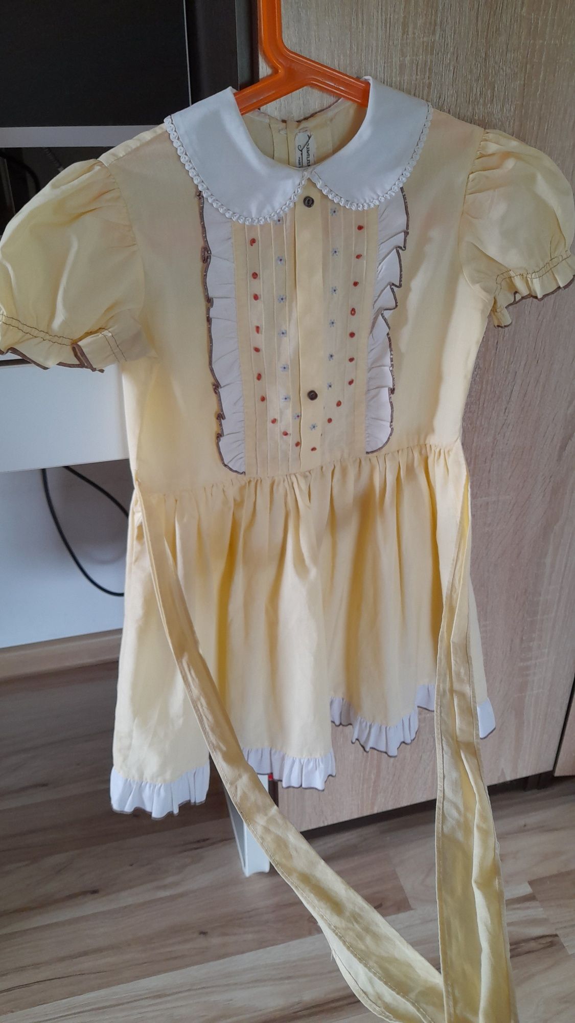 rochie fetita de 6-7 ani culoare galben impecabila rochita printesa