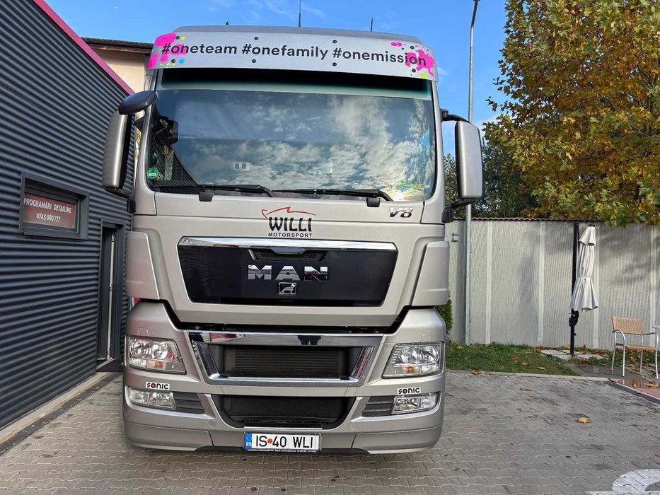 MAN 18680 V8    222000 km