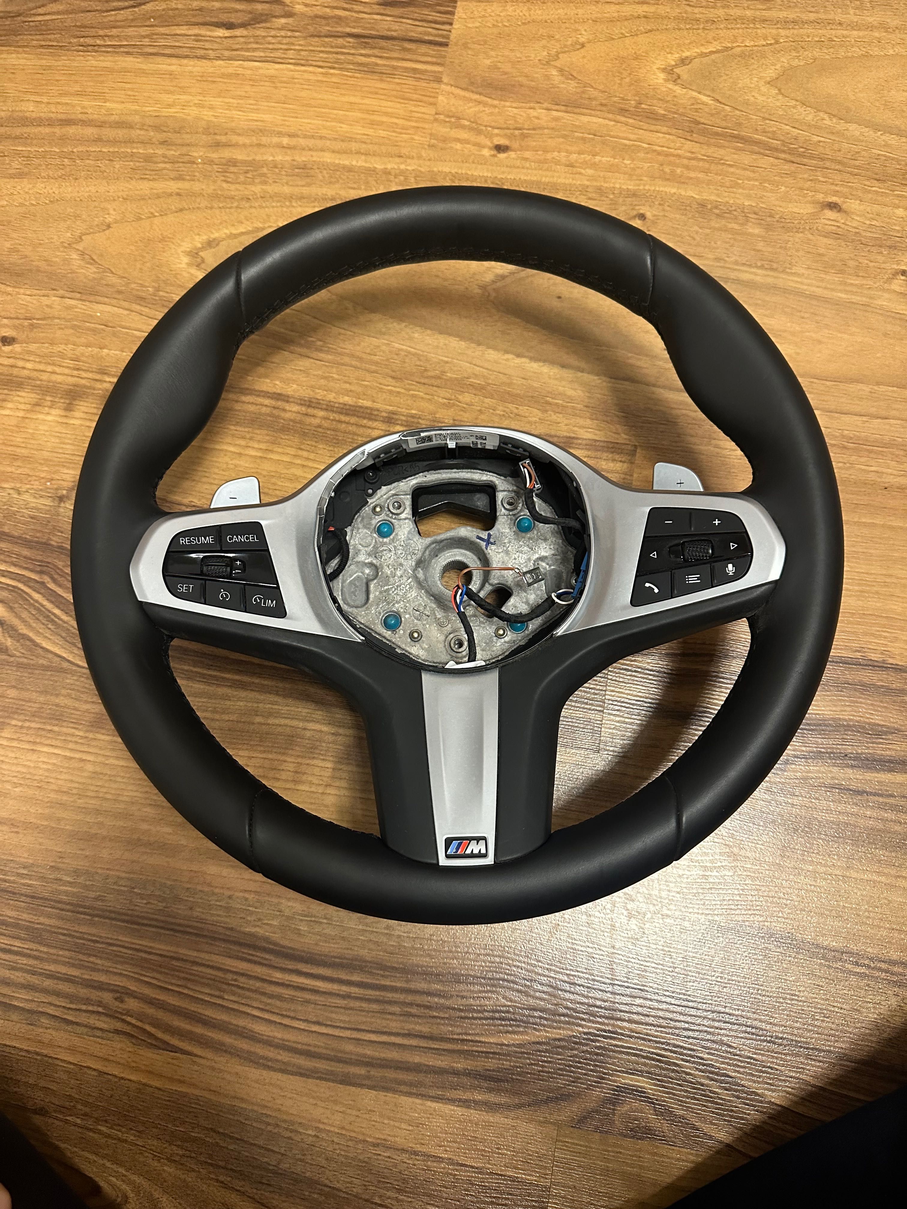 Оригинален Волан М с пера BMW G30 G31 G11 G05 5, 7, X5