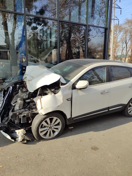 Jac s5 oldi yon tarafdan urilgan Sotiladi