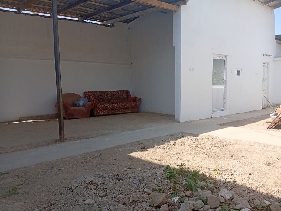 Yangi qurilgan xovli sotiladi