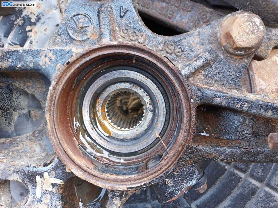 Fuzeta Butuc cu Rulment si Senzor ABS Dreapta Fata Mercedes ML W163 1997 - 2005 [X3577]