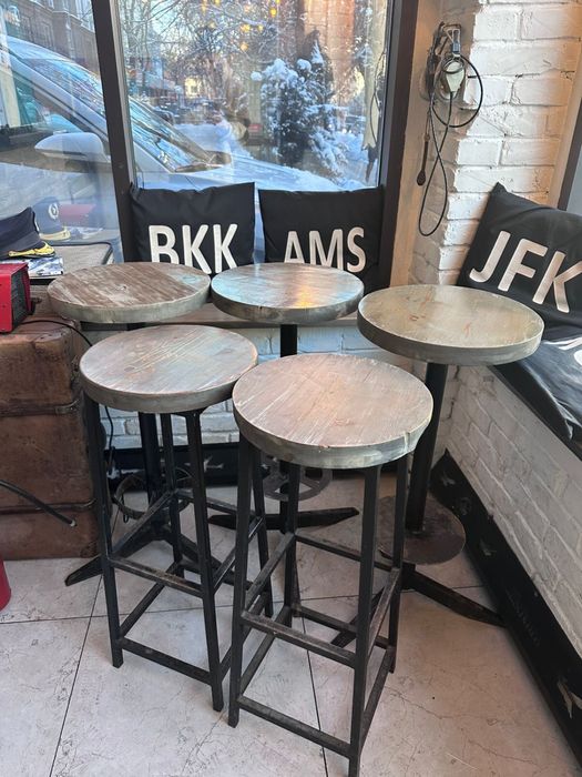 Продам 3 барных стола и 2 барных стула в стиле лофт
