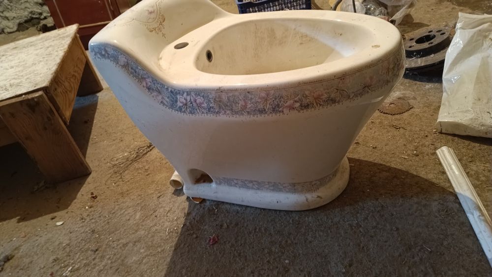 Биде в хорошем состоянии