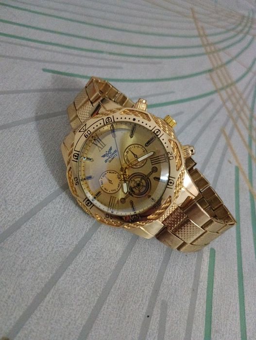 Продам новые часы