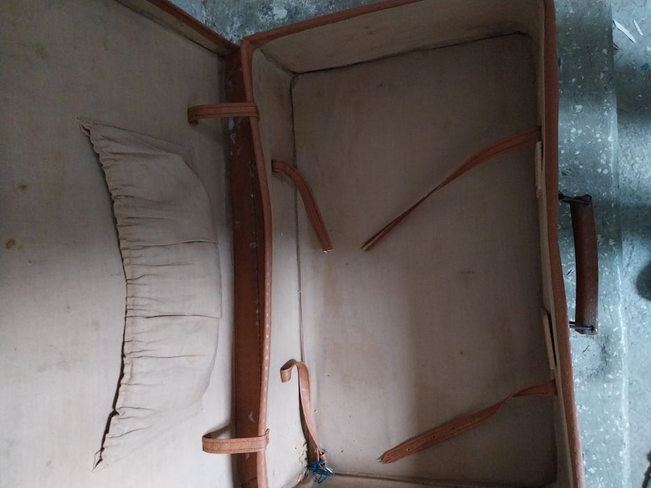 Valiza veche ( geamantan)