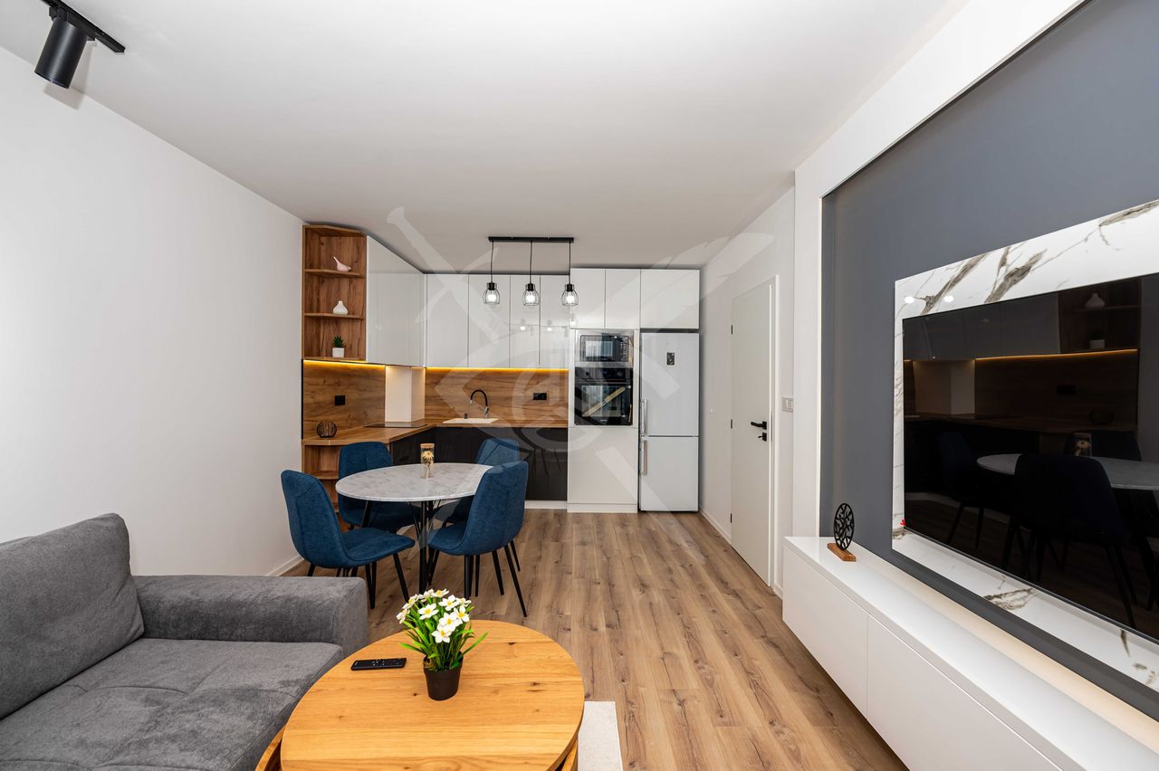 Продава се Тристаен апартамент в Пловдив, Остромила - 87 кв.м за 1771 €/кв.м - Снимка #9