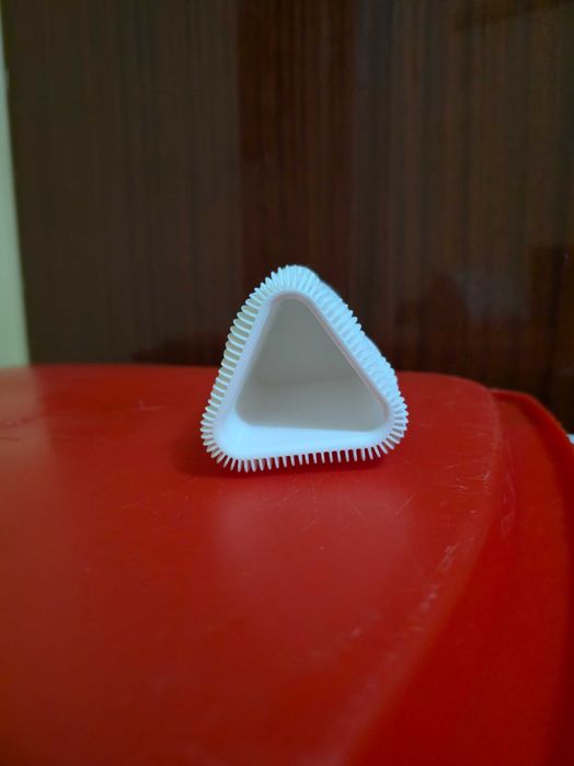 Простой стиль и практичность—держатель для карандашей и кистей из PLA