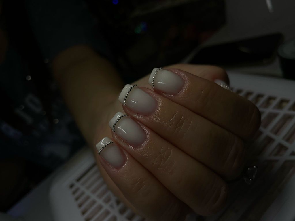 Unghii cu gel / unghii false / semi