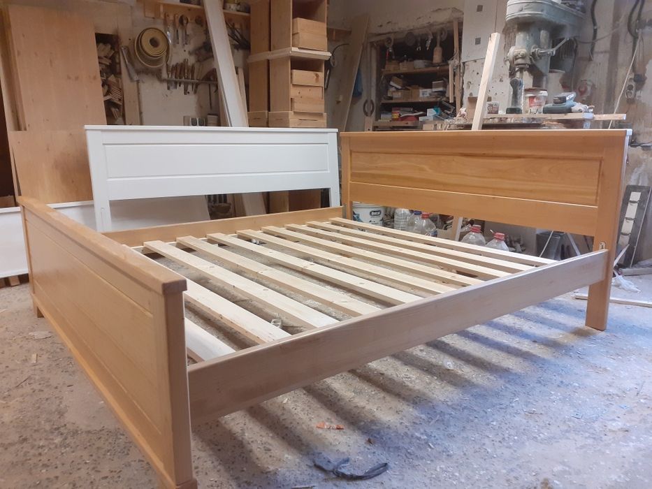 Mobilier lemn masiv