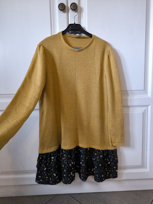 Pulovăr/rochie/tunica, mustar,cu 2 volănașe, Valentina, made in Italy