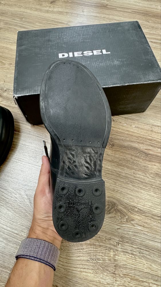 Ботинки DIESEL 42-42,5 р-р в хорошем состоянии