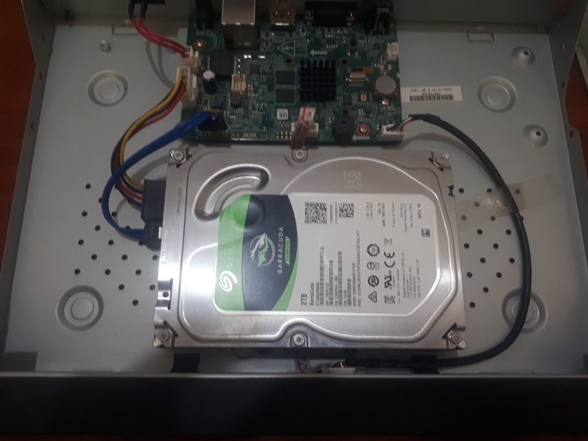 Nvr hilook NVR-116MH-C komlekt s hdd seagate 2 TB original